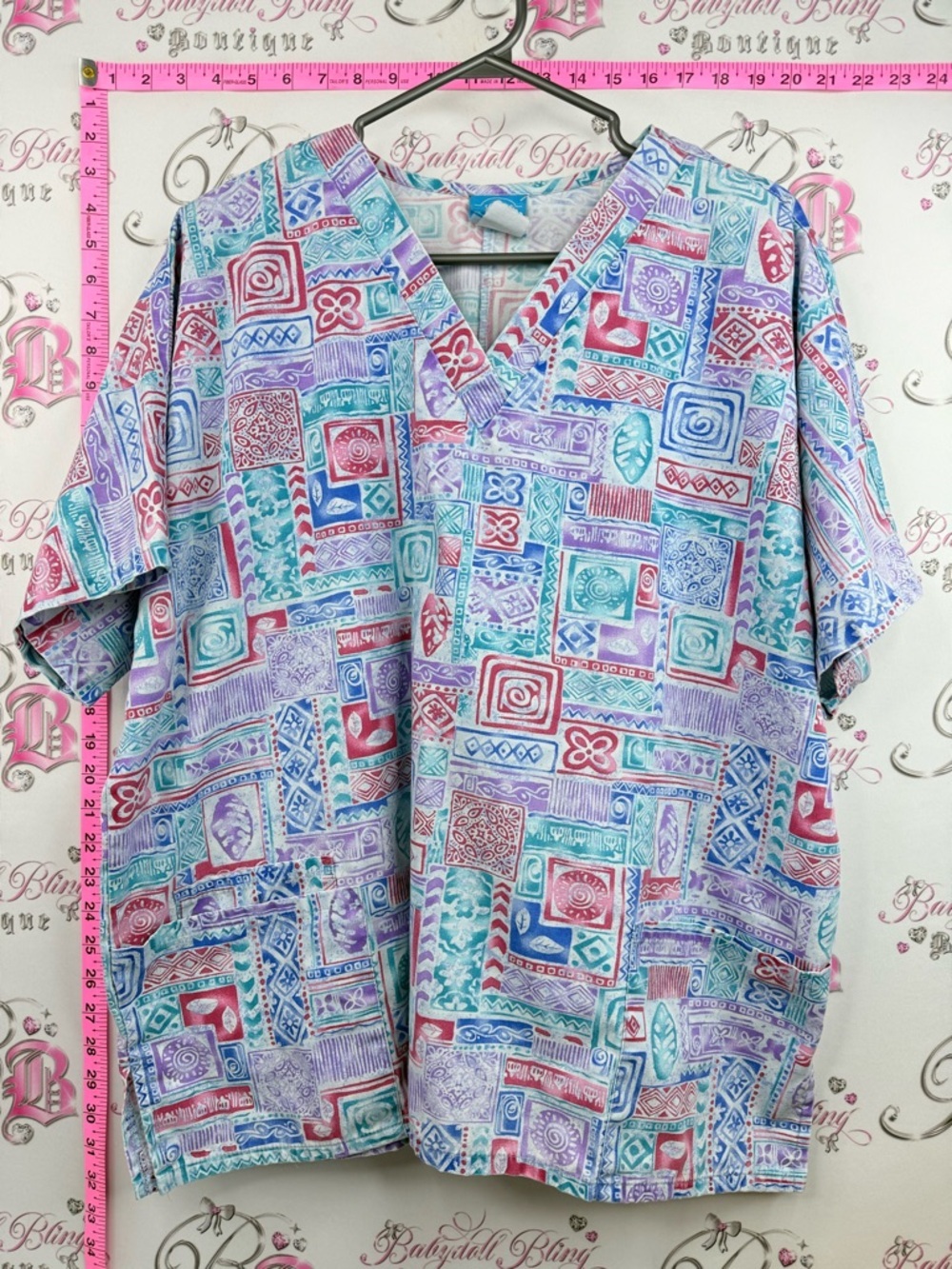 Scrub hq scrub top tiki vintage shells V-Neck Patterned pockets Multicolor